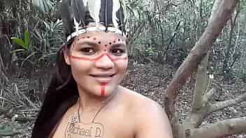 Ester Tigresa faz sexo anal com o cortador de madeira a meio do mato video