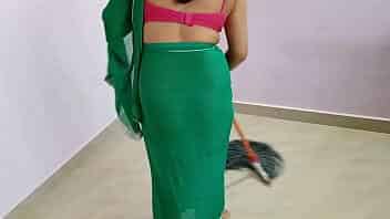 The new daughter-in-law who is cleaning the house is fucked by her stepfather-in-law XXX Sex in clear Hindi voice Yourgayatri video