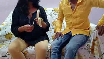 xnxx bangbros जीजा जी ने साली को केला खिलाते खिलाते चूत में लण्ड पेला XXX Indian Sex video