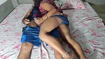 पति को काम पर भेजने के बाद पड़ोसी लड़के से चूत चुदाई Wife XXX Sex video
