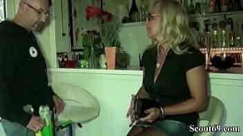 Horny MILF paid the window cleaner with a fuck video