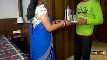 गर्म देसी भाभी ने होटल कर्मचारी द्वारा जबरदस्त चुदवाया साफ़ हिंदी आवाज के साथ video